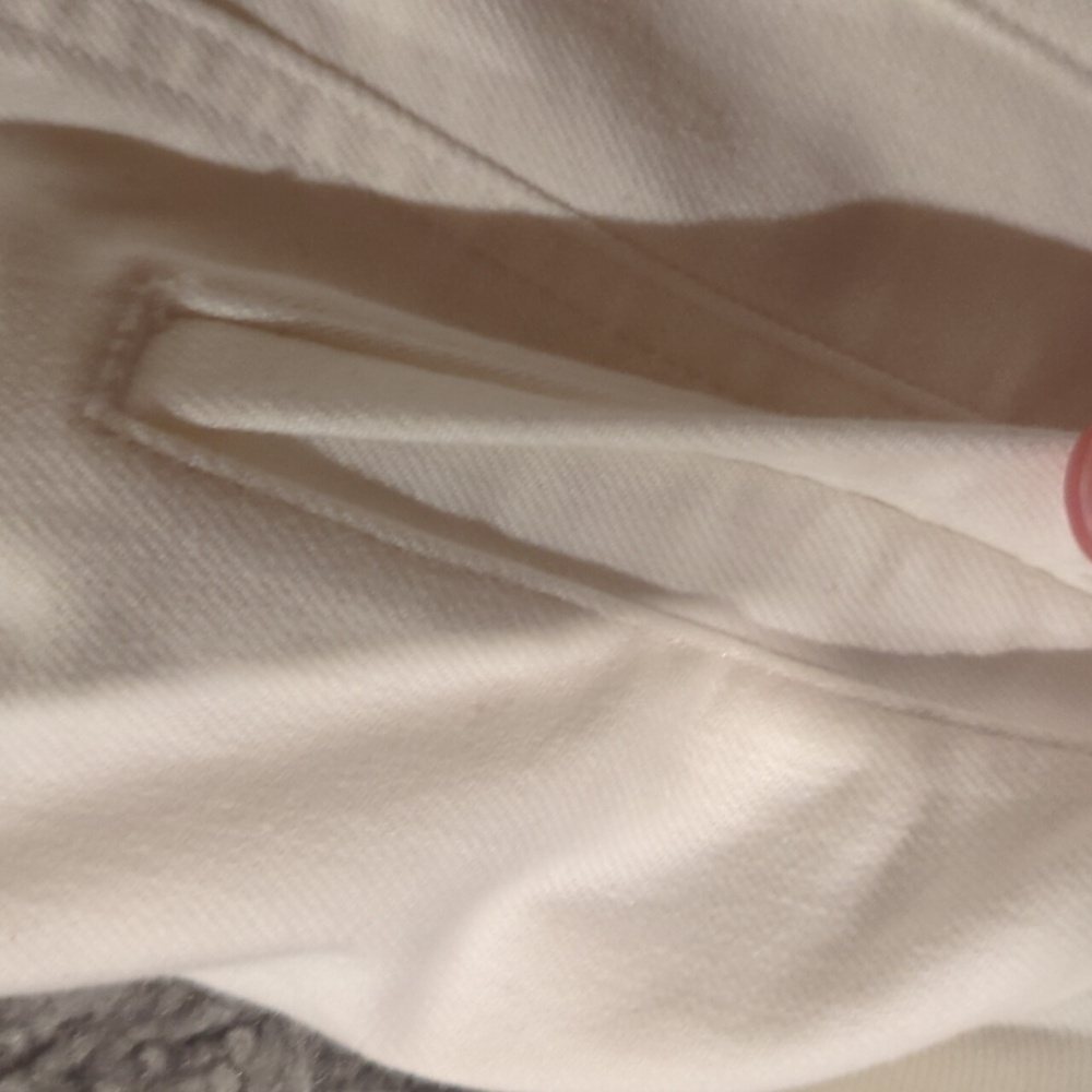 Like new white denim jacket - Picture 4 of 4